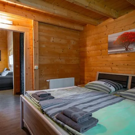 Waldsiedlung Haus 8 * Senftenberg