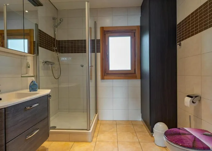 Golden Hop Waldsiedlung Сasa de vacaciones *